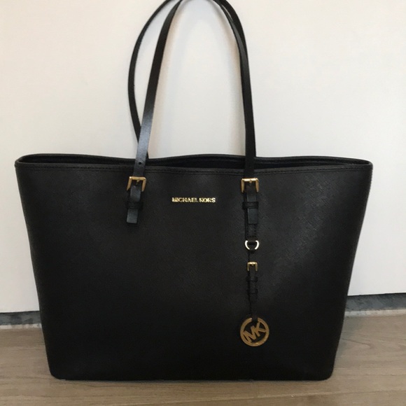 Michael Kors Jet Set Travel Tote w/ Laptop Sleeve - Picture 2 of 8